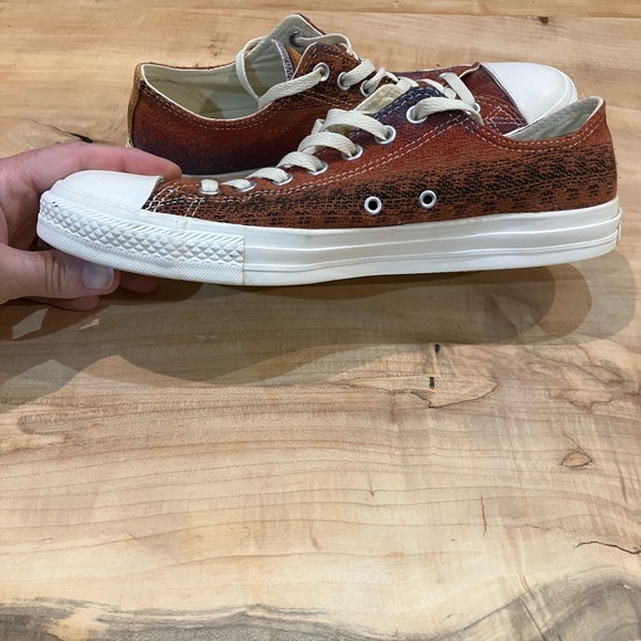Converse Low Tops - Orange/Blue pattern Size 10 - Picture 5 of 13